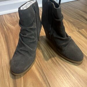 Diba Women's Gray Ankle Boots NWOT